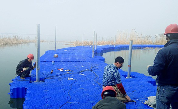 江苏昆山阳澄湖水上浮桥施工现场