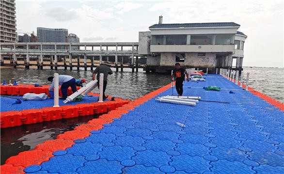 广西北海至涠洲岛海上漂浮机场施工现场