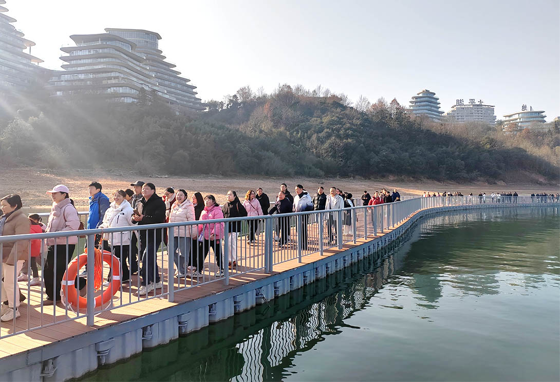 黄山区太平湖新一代文化景观主题浮桥