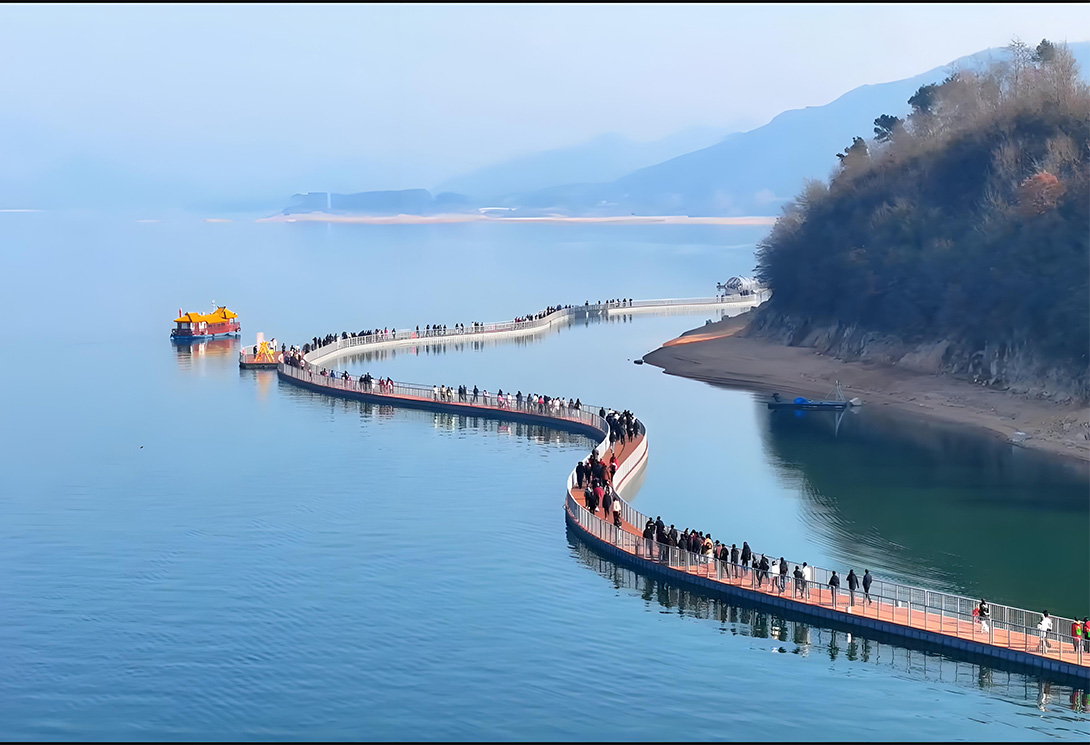 黄山区太平湖新一代文化景观主题浮桥