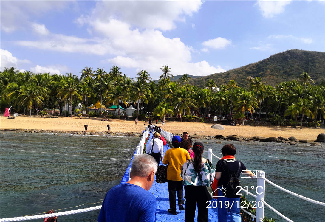 海南三亚国际花卉旅游节漂浮舞台