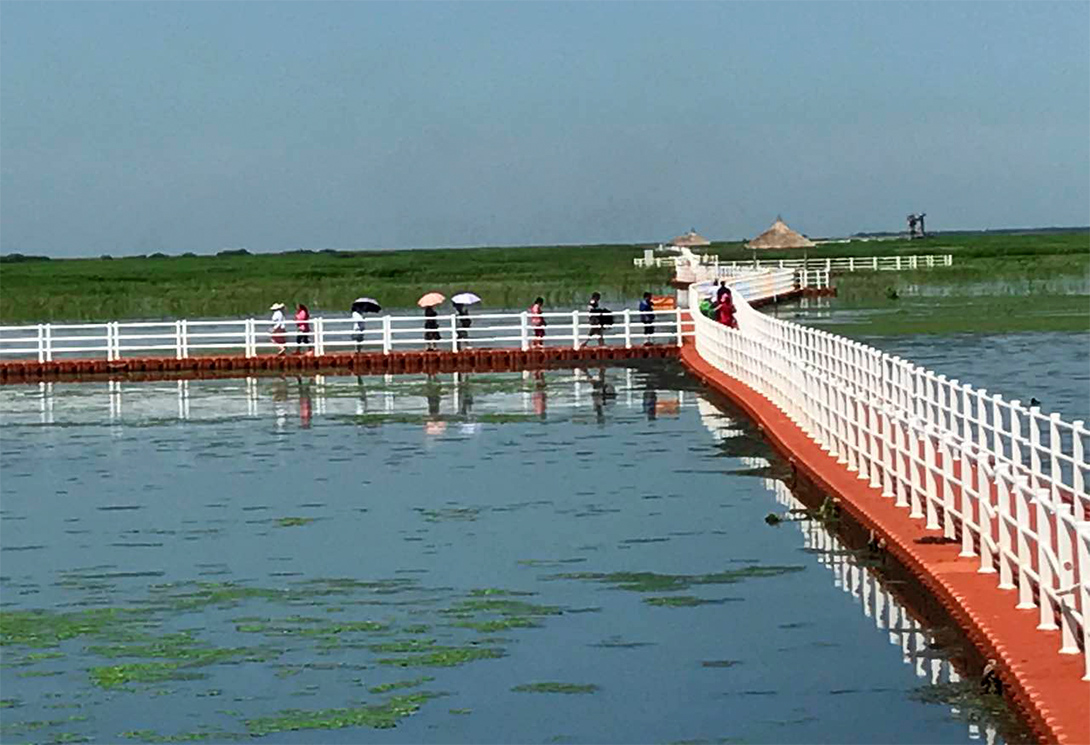 黑龙江北大荒雁窝岛湿地公园2000米大型浮桥