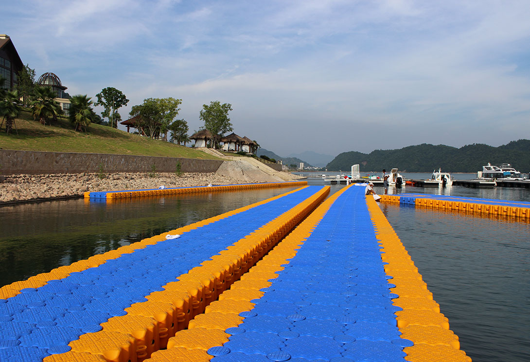 浙江杭州千岛湖滨江希尔顿酒店水上浮桥